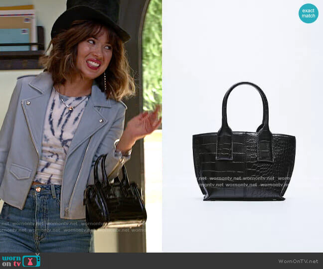 Zara Mini City Crossbody Bag worn by Louise (Nichole Sakura) on Maggie