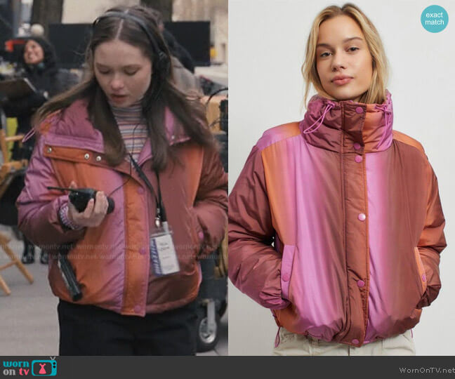 BDG Isla Lightweight Funnel Neck Puffer Jacket worn by Lucy (Zoe Margaret Colletti) on Only Murders in the Building