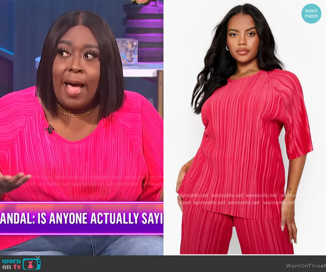 WornOnTV: Loni’s pink striped tee on E! News Nightly Pop | Loni Love ...