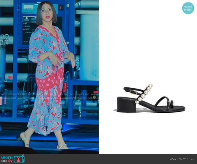 Chanel Top Of The Pearl Sandal worn by Molly Novak (Maya Rudolph) on Loot