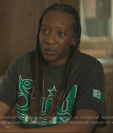 Dre’s black and green print tee on The Chi