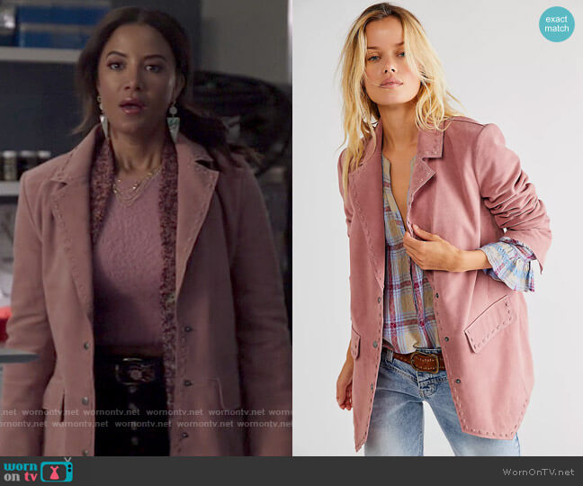 Free People High Tide Suede Blazer in Dusty Pink worn by Maria DeLuca (Heather Hemmens) on Roswell New Mexico