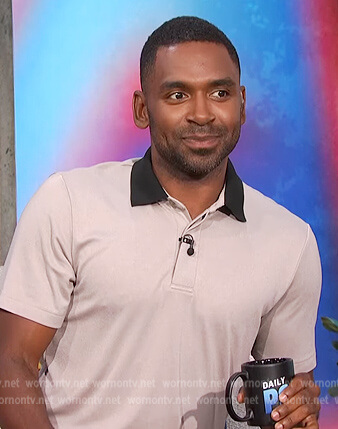 Justin’s contrast collar polo on E! News Daily Pop