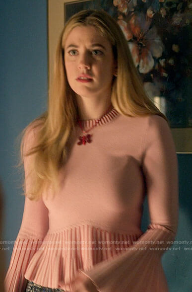 Kelly's pink pleated sweater on Pretty Little Liars Original Sin