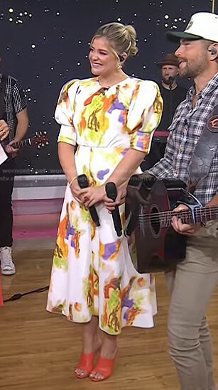 Lauren Alaina’s printed puff sleeve dress on Today