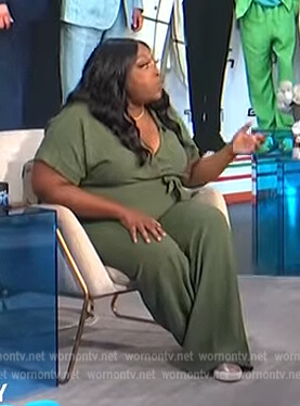 Loni's green tie waist jumpsuit on E! News Daily Pop