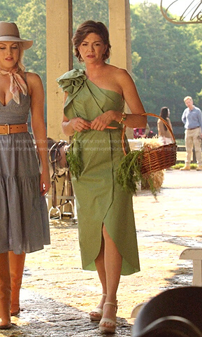 Mandy's green ruffle one-shoulder dress on Dynasty