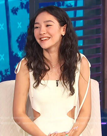 Minnie Mills' white cutout ribbed dress on E! News Daily Pop