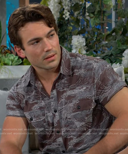 Noah’s abstract print shirt on The Young and the Restless
