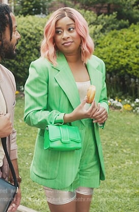 Phoebe’s green blazer and shorts on Everythings Trash