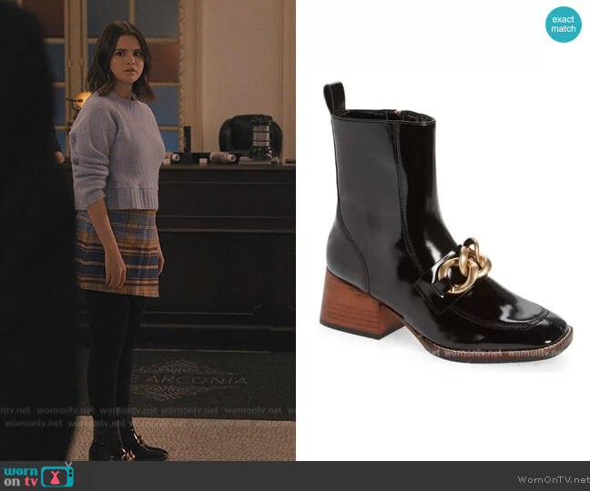 Steve Madden Loreen Chain Bootie worn by Mabel Mora (Selena Gomez) on Only Murders in the Building