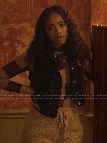 Tabby’s brown checkered top and teddy pants on Pretty Little Liars Original Sin