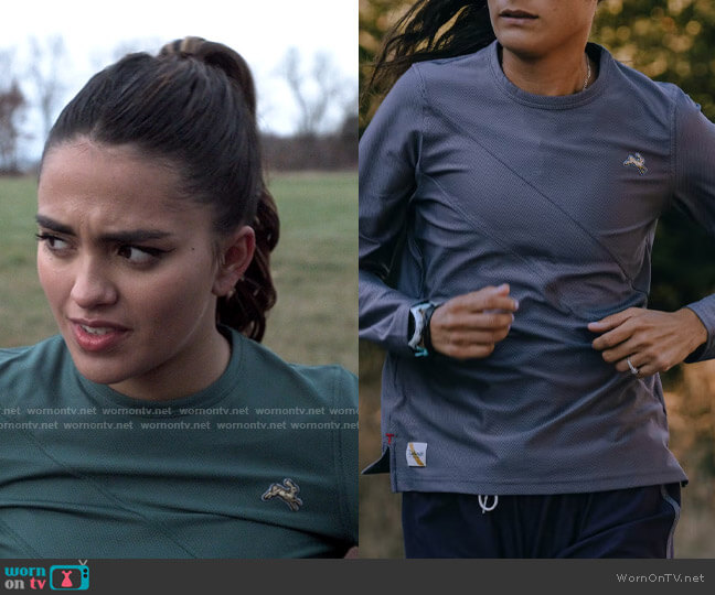 Tracksmith Van Cortlandt Long Sleeve worn by Noa Olivar (Maia Reficco) on Pretty Little Liars Original Sin