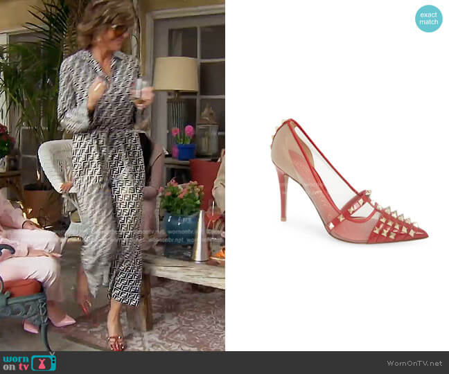 Valentino Garavani Rockstud Alcove Pump worn by Lisa Rinna on The Real Housewives of Beverly Hills
