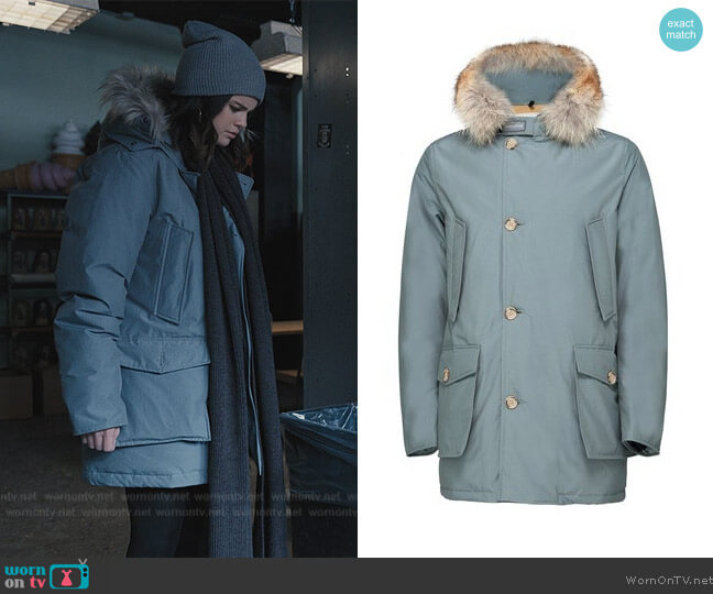 Woolrich Arctic Detachable Fur Parka worn by Mabel Mora (Selena Gomez) on Only Murders in the Building