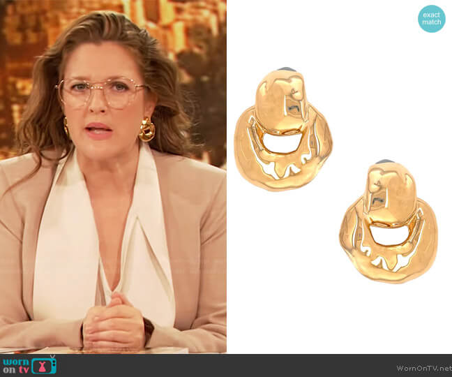 Jennifer Miller Textured Clip On Doorknocker Earrings worn by Drew Barrymore on The Drew Barrymore Show