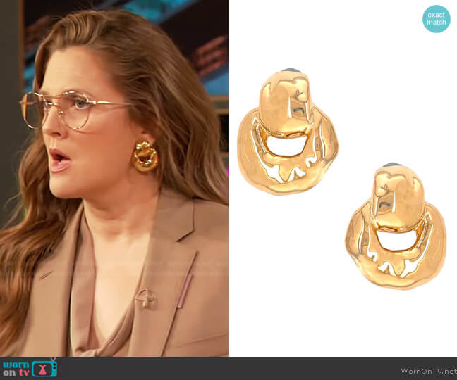 Jennifer Miller Textured Clip On Doorknocker Earrings worn by Drew Barrymore on The Drew Barrymore Show