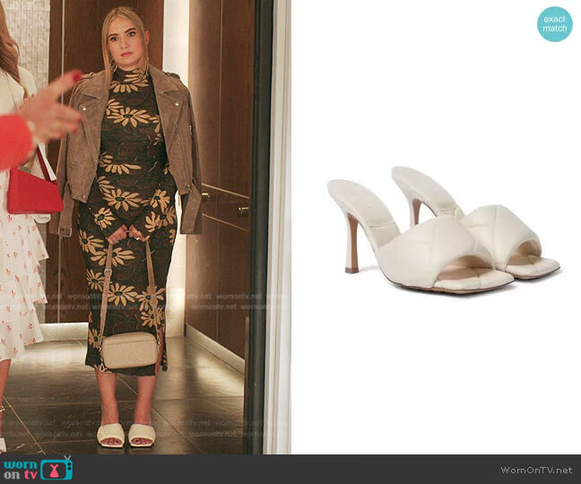 Bottega Veneta Lido Leather Sandals worn by Amanda Carrington (Eliza Bennett) on Dynasty