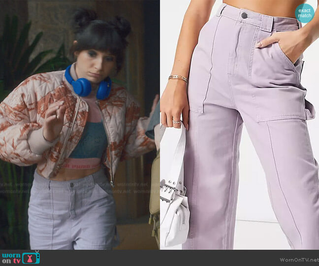 Carpenter pant with seam detailling in lilac by Topshop worn by Musa (Elisha Applebaum) on Fate The Winx Saga