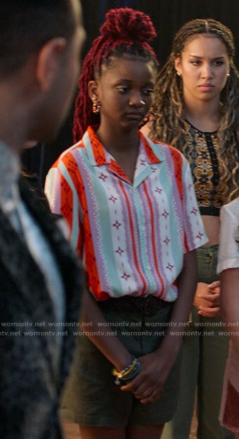 Alex’s patterned stripe shirt on High School Musical The Musical The Series