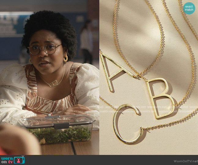 Beth’s B pendant necklace on Stargirl