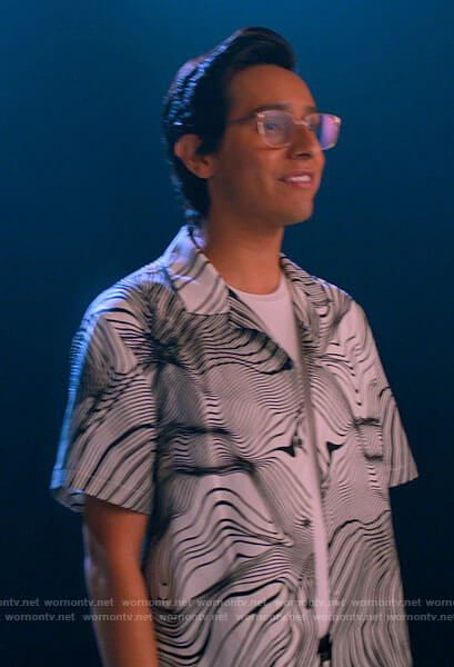 Carlos's black and white contour print shirt on High School Musical The Musical The Series