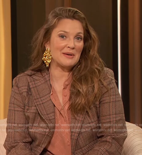 Drew's brown plaid blazer and pants on The Drew Barrymore Show