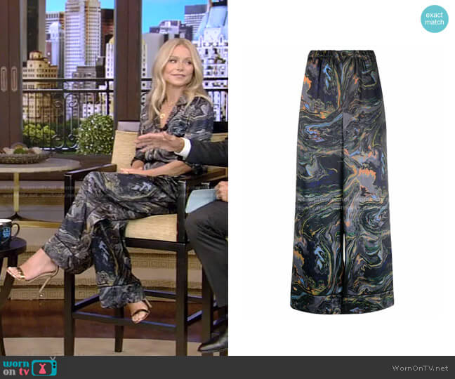 Fendi Marble Printed Silk Trousers worn by Kelly Ripa on Live with Kelly and Ryan