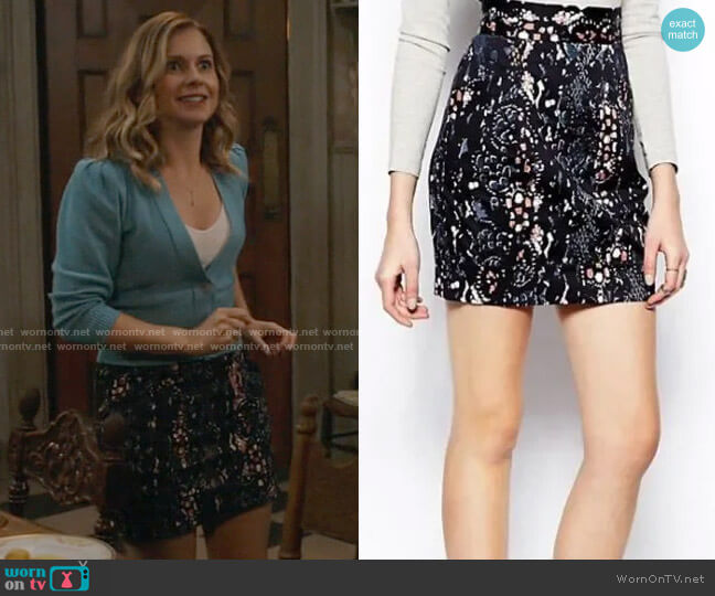 French Connection Floral Skirt worn by Sam (Rose McIver) on Ghosts