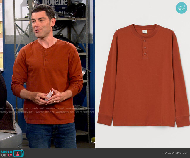 H&M Cotton Henley Shirt in Rust Brown worn by Dave Johnson (Max Greenfield) on The Neighborhood