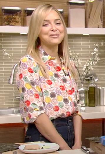 Jenny Mollen’s printed blouse on Live with Kelly and Ryan