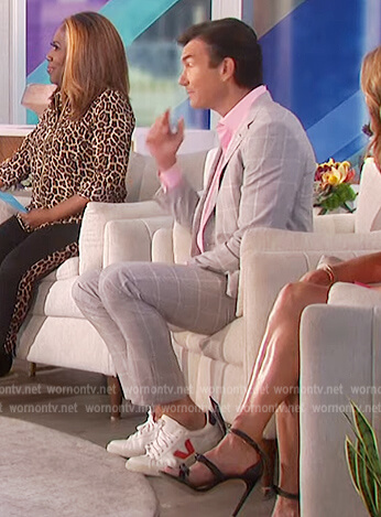 Jerry’s white V sneakers on The Talk