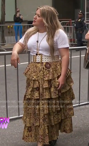 Kelly’s yellow floral ruffle skirt on The Kelly Clarkson Show