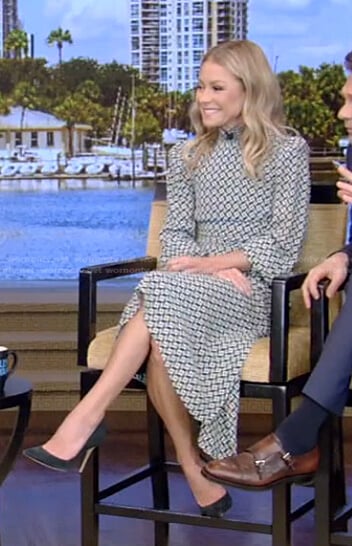 Kelly’s green geometric print dress on Live with Kelly and Ryan