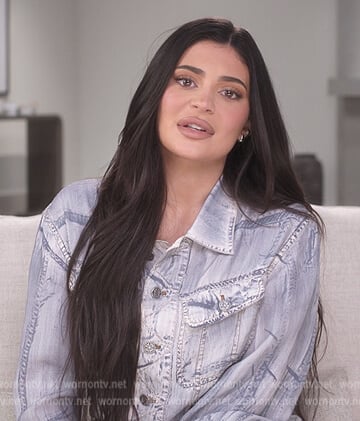 WornOnTV: Kylie’s confessional shirt on The Kardashians | Kylie Jenner ...