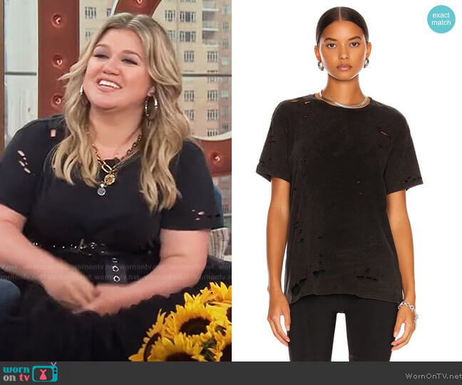 R13 Destroyed Boy Tee worn by Kelly Clarkson on The Kelly Clarkson Show