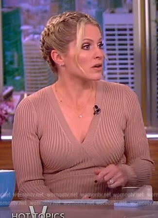 Sara’s beige ribbed midi dress on The View