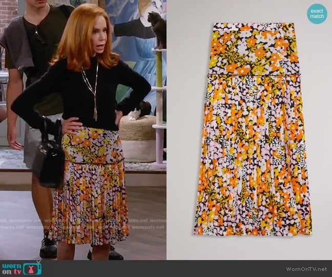 Ted Baker Anggela Skirt worn by Sheila (Swoosie Kurtz) on Call Me Kat