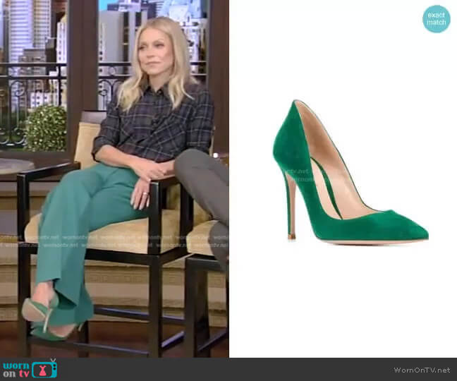 Gianvito Rossi Ellipsis Pointed Pumps worn by Kelly Ripa on Live with Kelly and Ryan