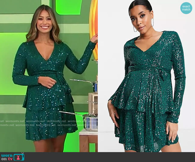 In The Style Maternity Sequin Plunge Front Tiered Detail Mini Dress in Emerald Green worn by Manuela Arbeláez on The Price is Right