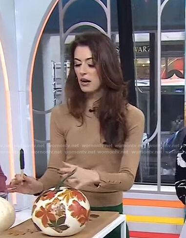 Lindsey Peers’s beige button cuff sweater on Today