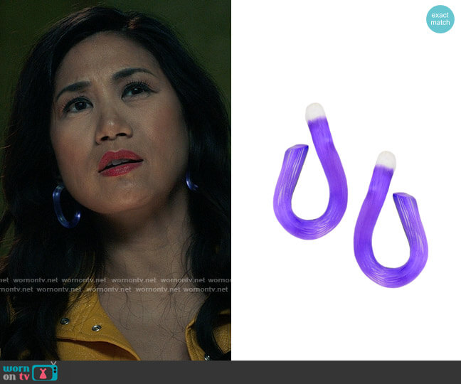 Alexis Bittar Lucite Twist Hoop Earrings in Electric Purple worn by Melody Bayani (Liza Lapira) on The Equalizer