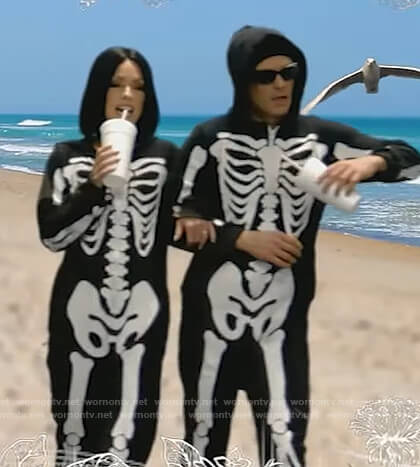 Kelly and Ryan’s skeleton onesie on Live with Kelly and Ryan