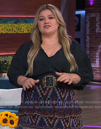 Kelly’s multicolored tapestry maxi skirt on The Kelly Clarkson Show
