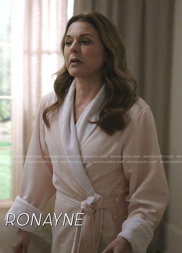 Kit’s pink and white robe on The Resident