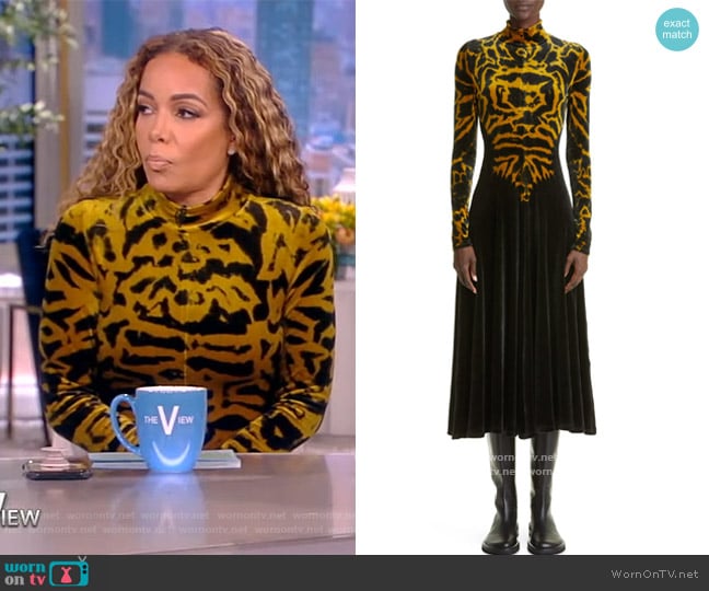 WornOnTV: Sunny’s velvet patterned dress on The View | Sunny Hostin ...