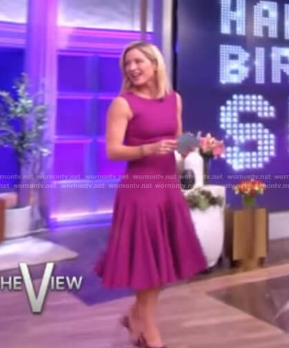 Sara’s pink sleeveless pleated dress on The View