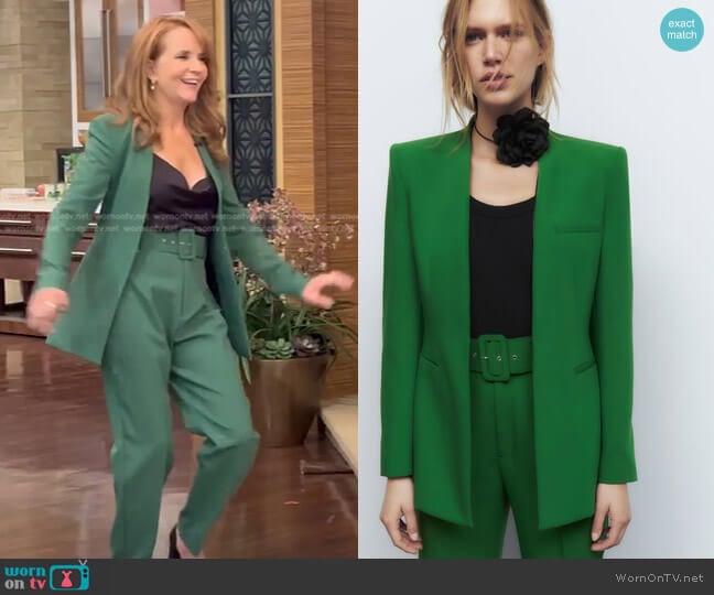 Zara Lapelless Fitted Blazer worn by Lea Thompson  on Live with Kelly and Mark