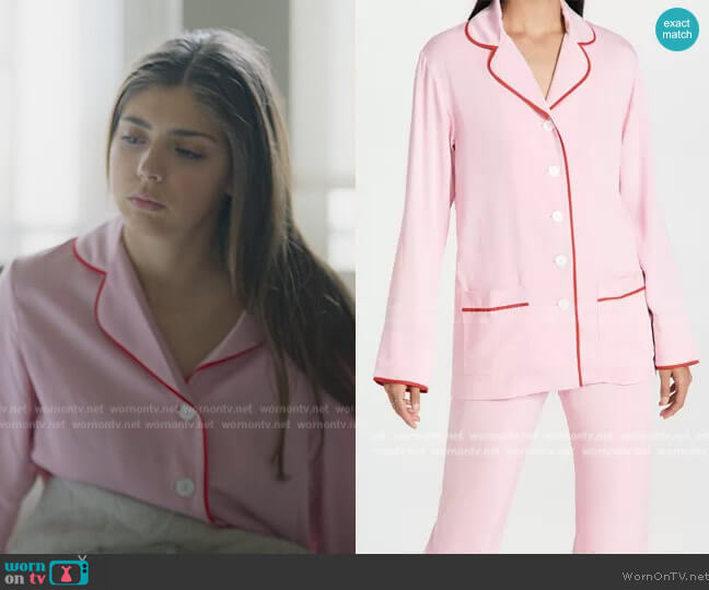 Sleeper Party Pajama Set in Pink worn by Sara (Carmen Arrufat Blasco) on Elite