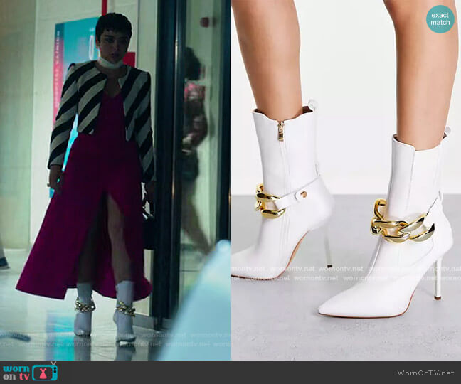 with-chain-detail by Simmi London Heeled Ankle Boots with Chain Detail worn by Ari Blanco (Carla Diaz) on Elite